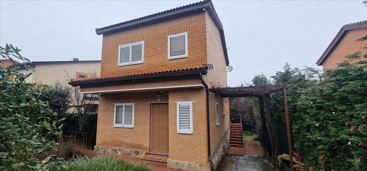 VENTA CHALET EN LOS ANGELES DE SAN RAFAEL